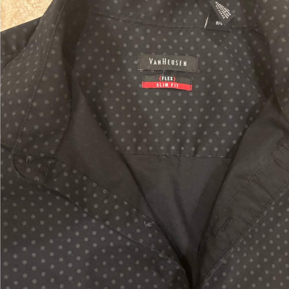Men’s Van Heusen Black Polka Dot Flex Slim Fit Button Down Shirt - Size Medium